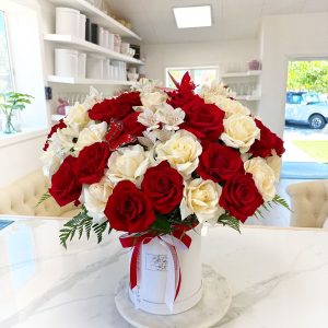Red and white rose butterfly box